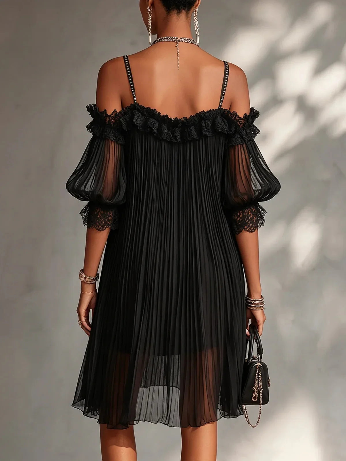 Vittoria Minivestido de Gasa Negro con Hombros Descubiertos