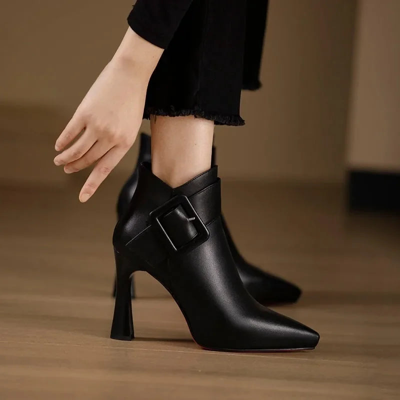 Botines Aveline con Hebilla